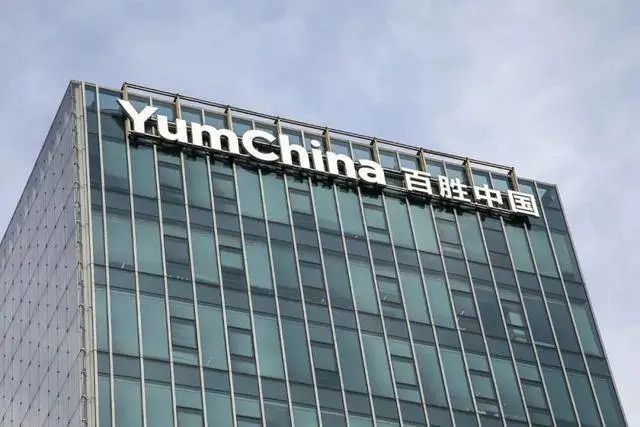 肯德基花式营销，继“一鸭难求”后，牵手未卡紧抓宠物经济热潮2.jpg